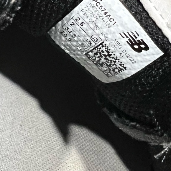 New Balance Black and White Leopard Sneakers Size 2.5 Youth - Picture 7 of 7